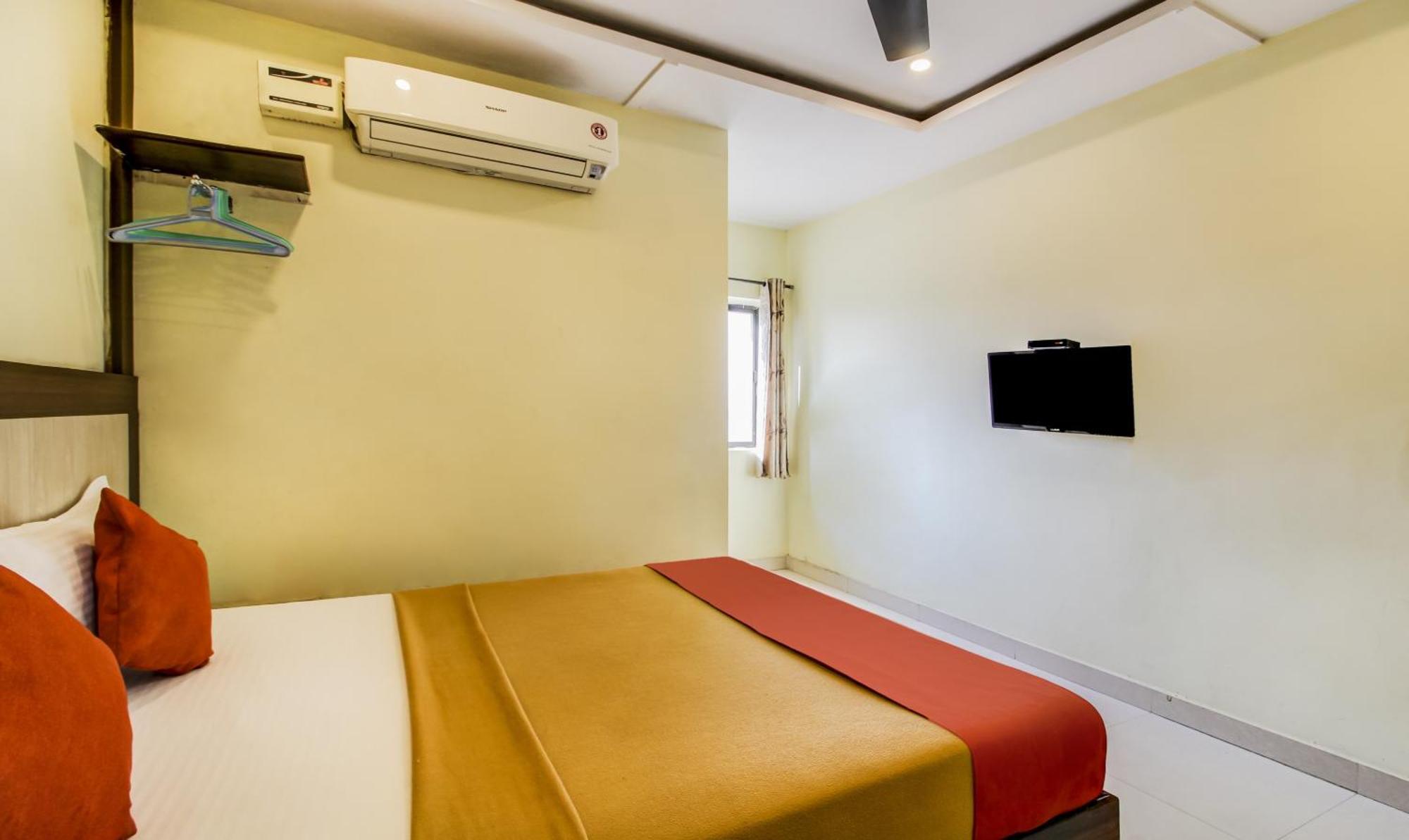 Hotel Neem Tree Hyderabad Airport Shamshabad Bagian luar foto