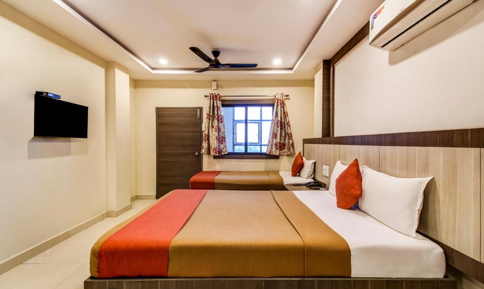 Hotel Neem Tree Hyderabad Airport Shamshabad Bagian luar foto