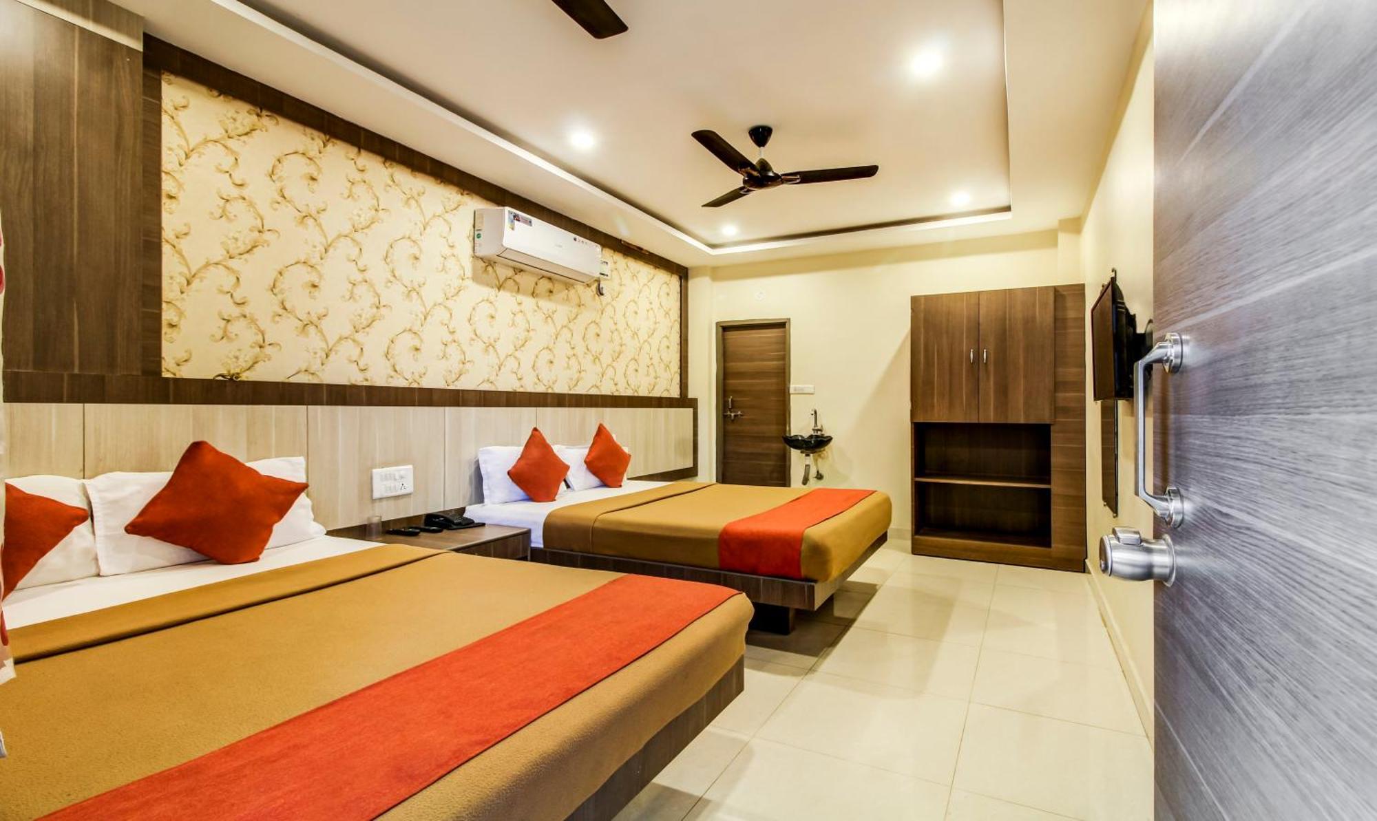 Hotel Neem Tree Hyderabad Airport Shamshabad Bagian luar foto