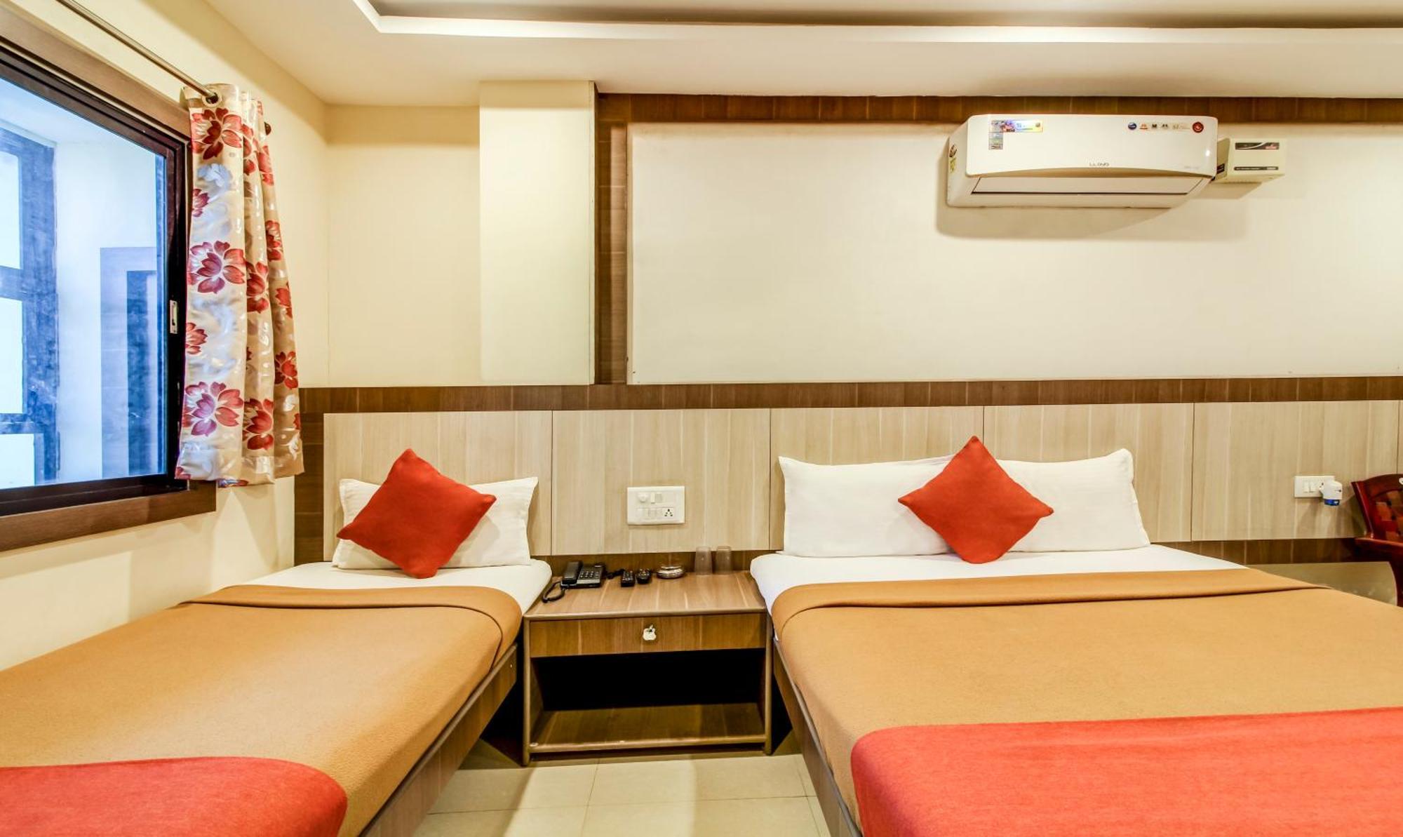 Hotel Neem Tree Hyderabad Airport Shamshabad Bagian luar foto