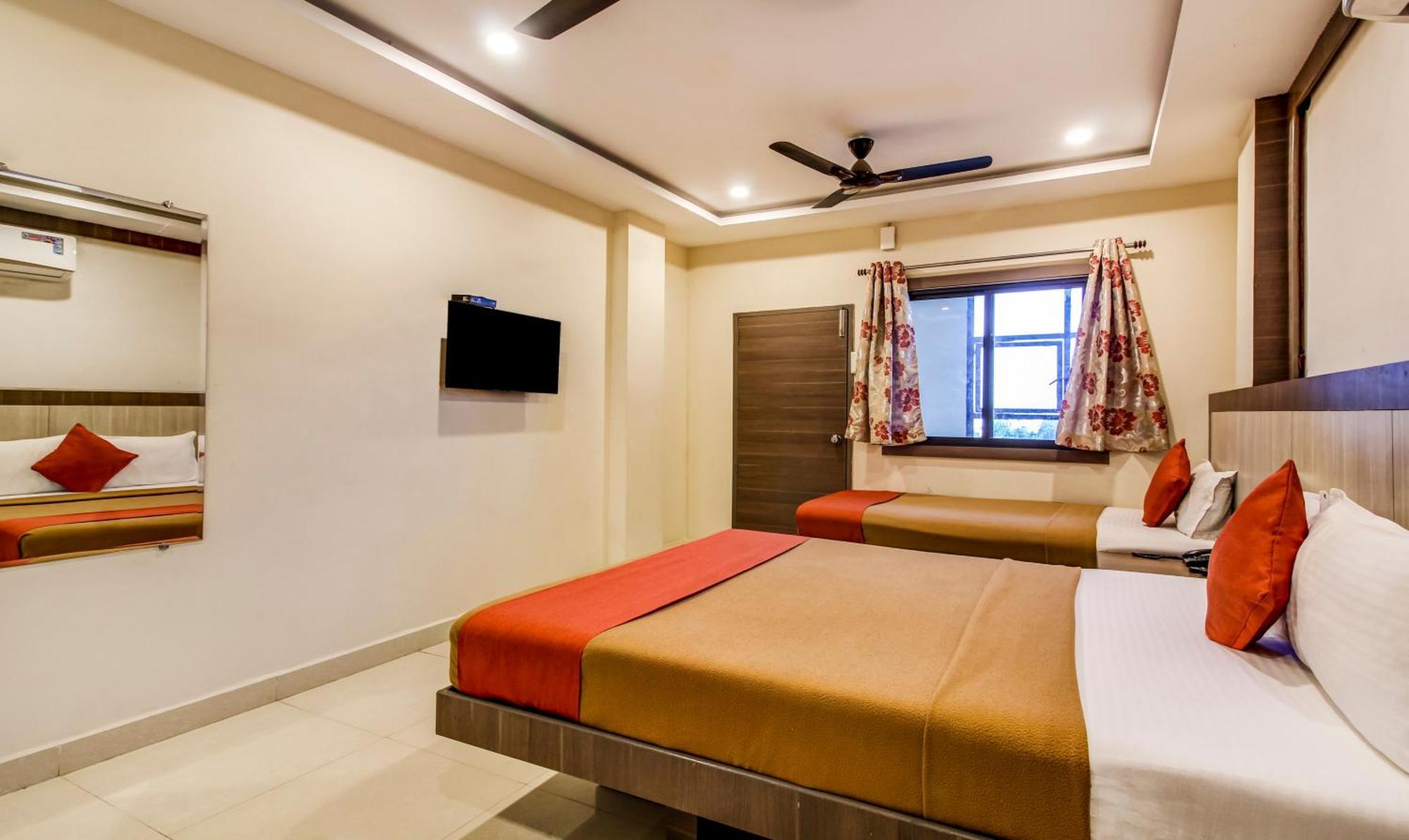 Hotel Neem Tree Hyderabad Airport Shamshabad Bagian luar foto
