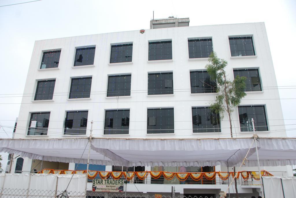 Hotel Neem Tree Hyderabad Airport Shamshabad Bagian luar foto