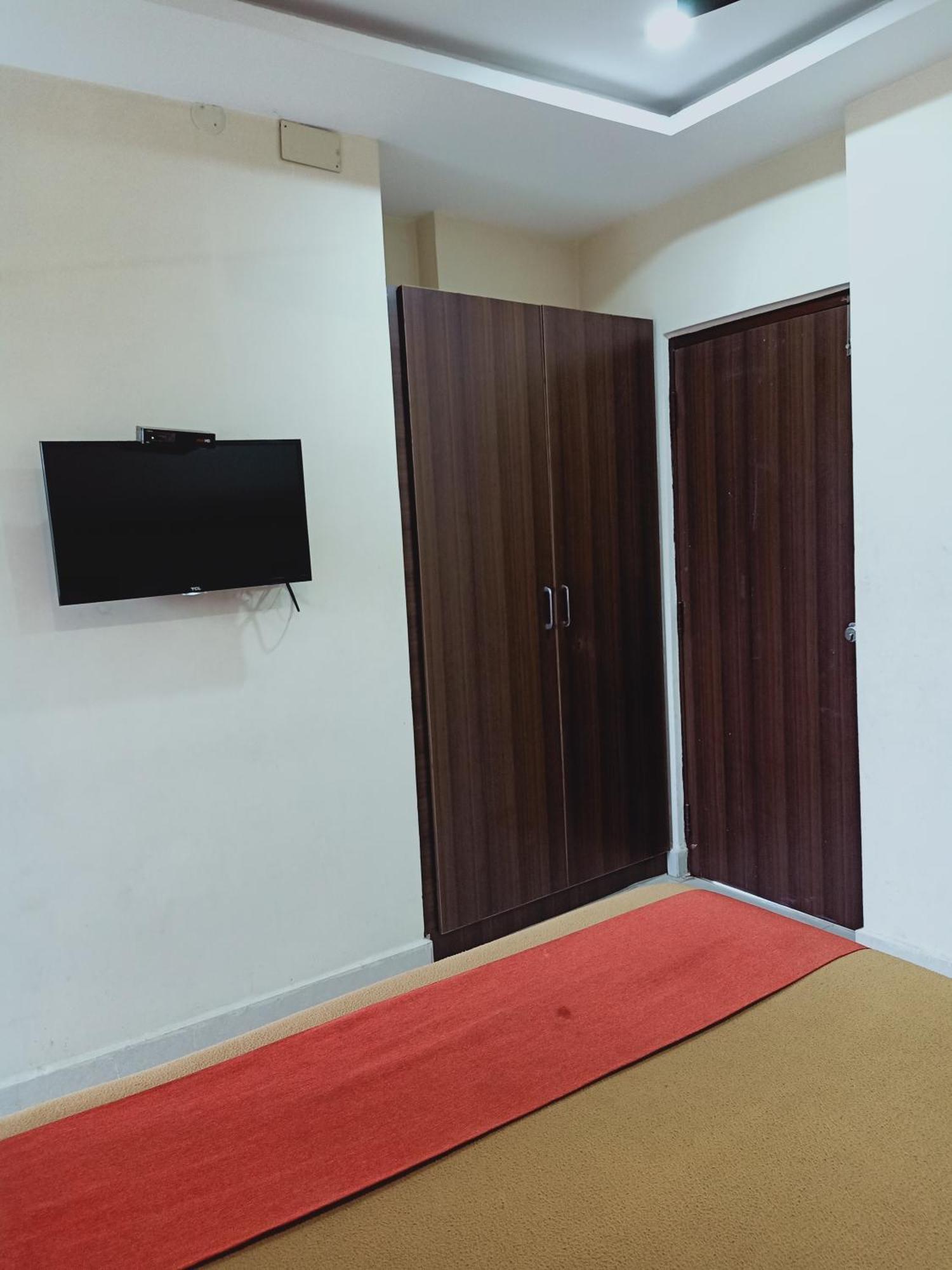 Hotel Neem Tree Hyderabad Airport Shamshabad Bagian luar foto