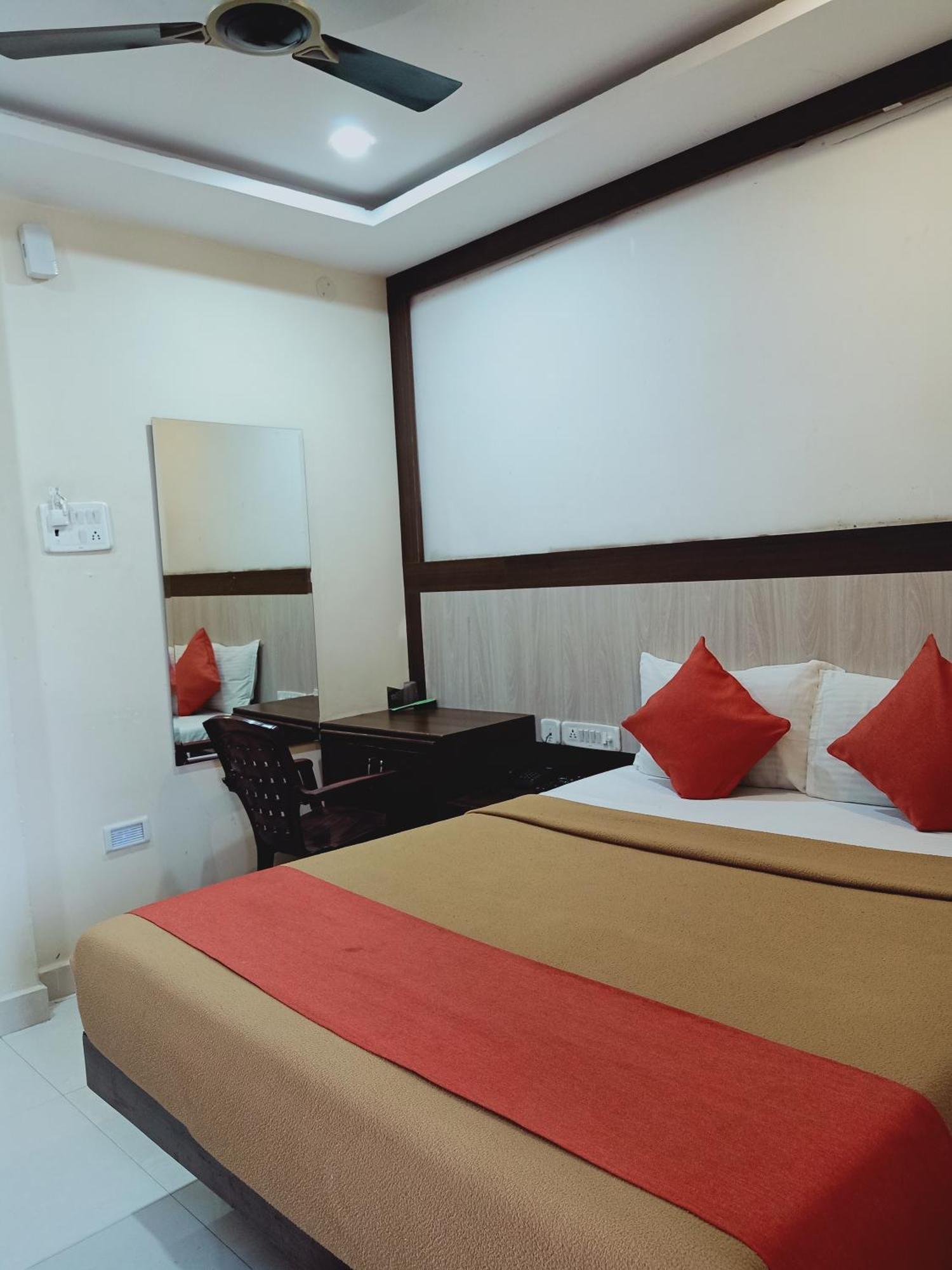 Hotel Neem Tree Hyderabad Airport Shamshabad Bagian luar foto