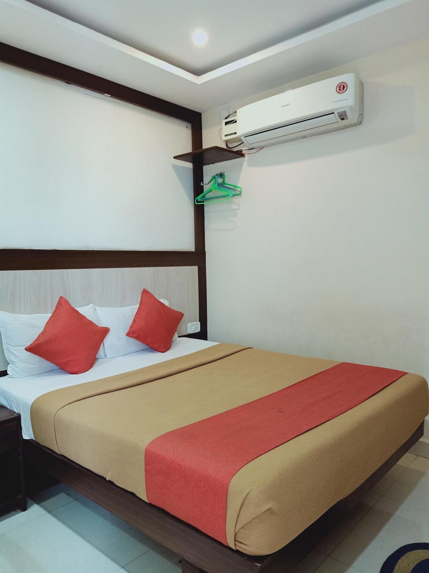 Hotel Neem Tree Hyderabad Airport Shamshabad Bagian luar foto
