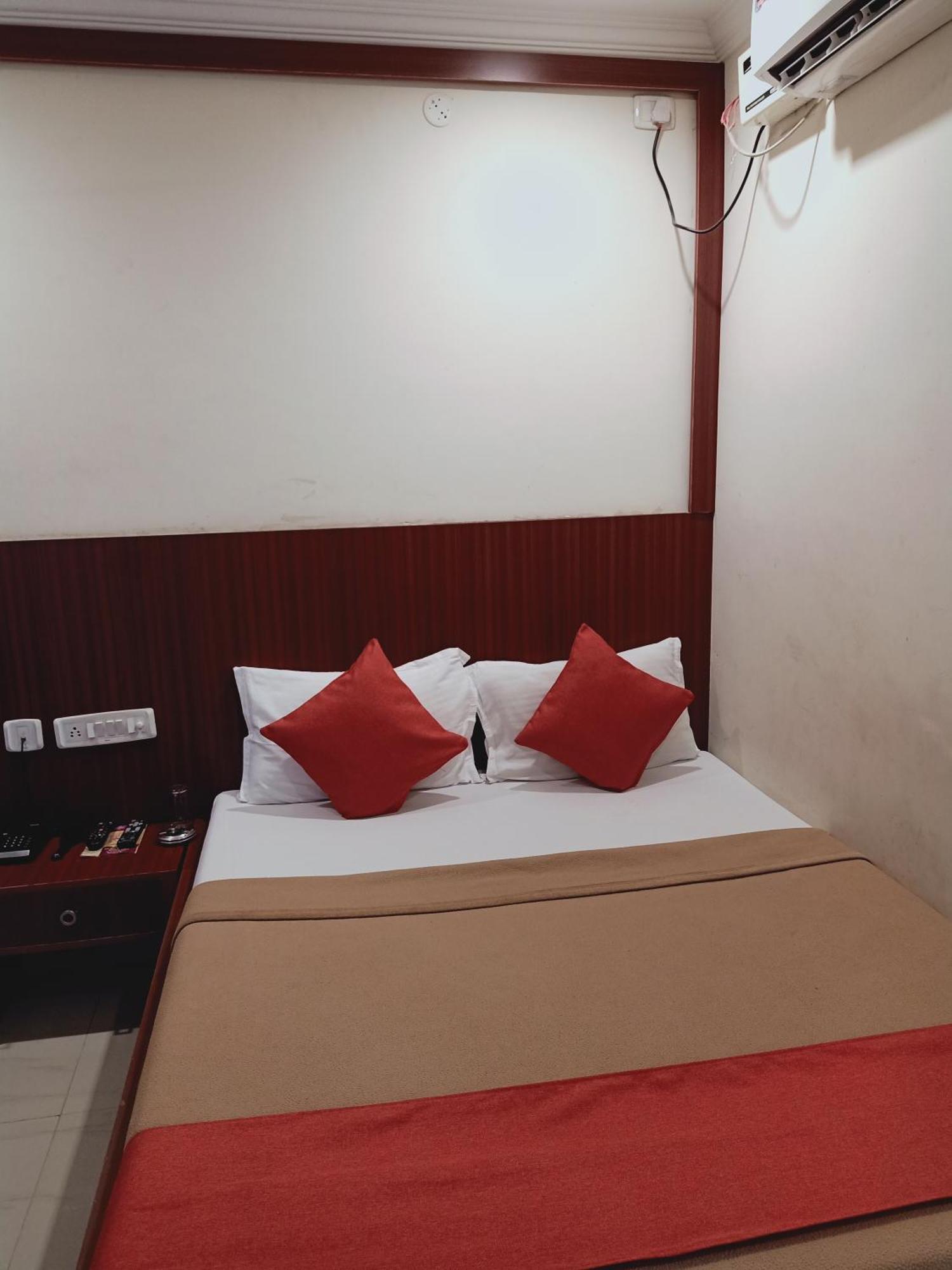 Hotel Neem Tree Hyderabad Airport Shamshabad Bagian luar foto