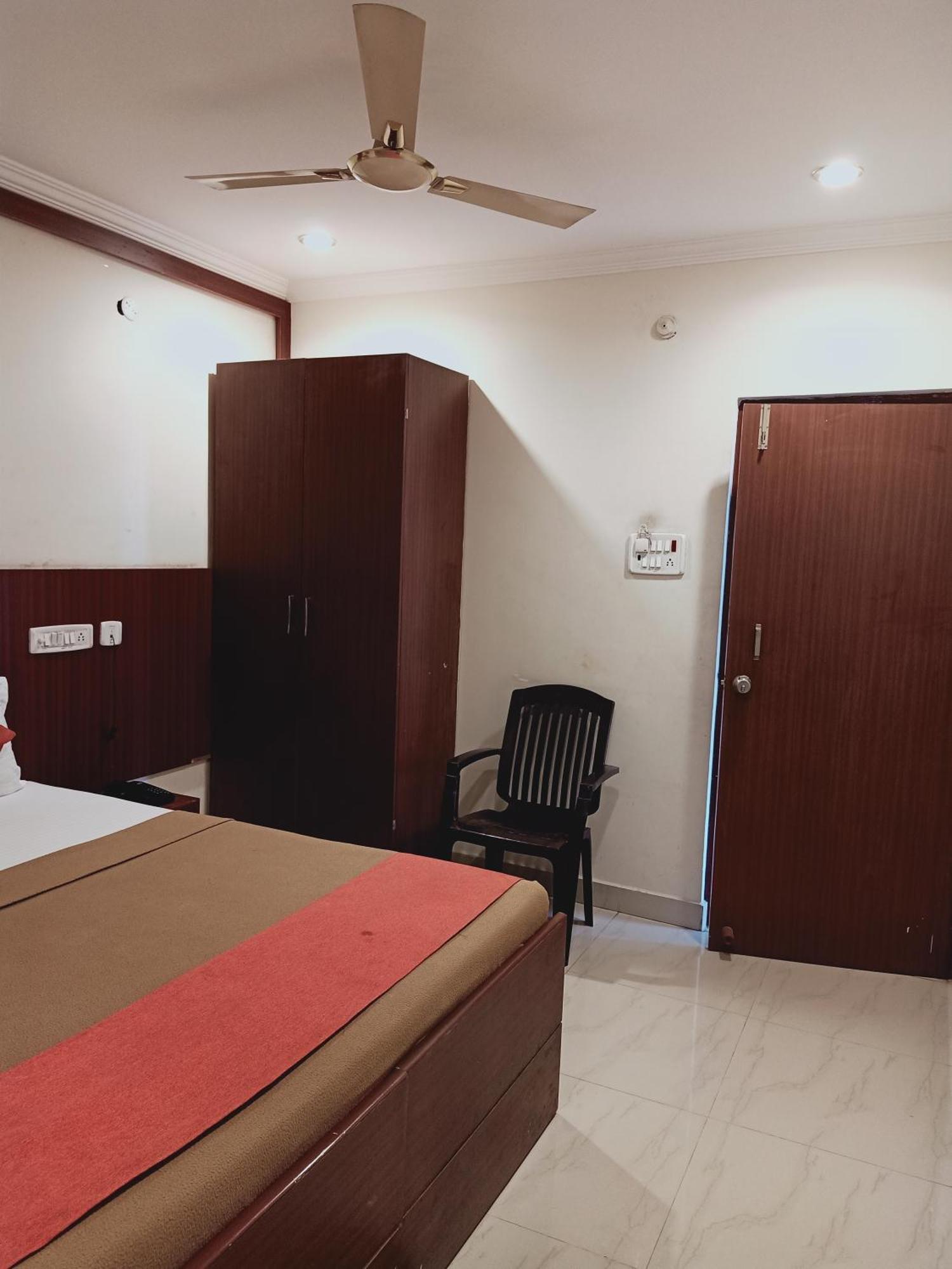 Hotel Neem Tree Hyderabad Airport Shamshabad Bagian luar foto