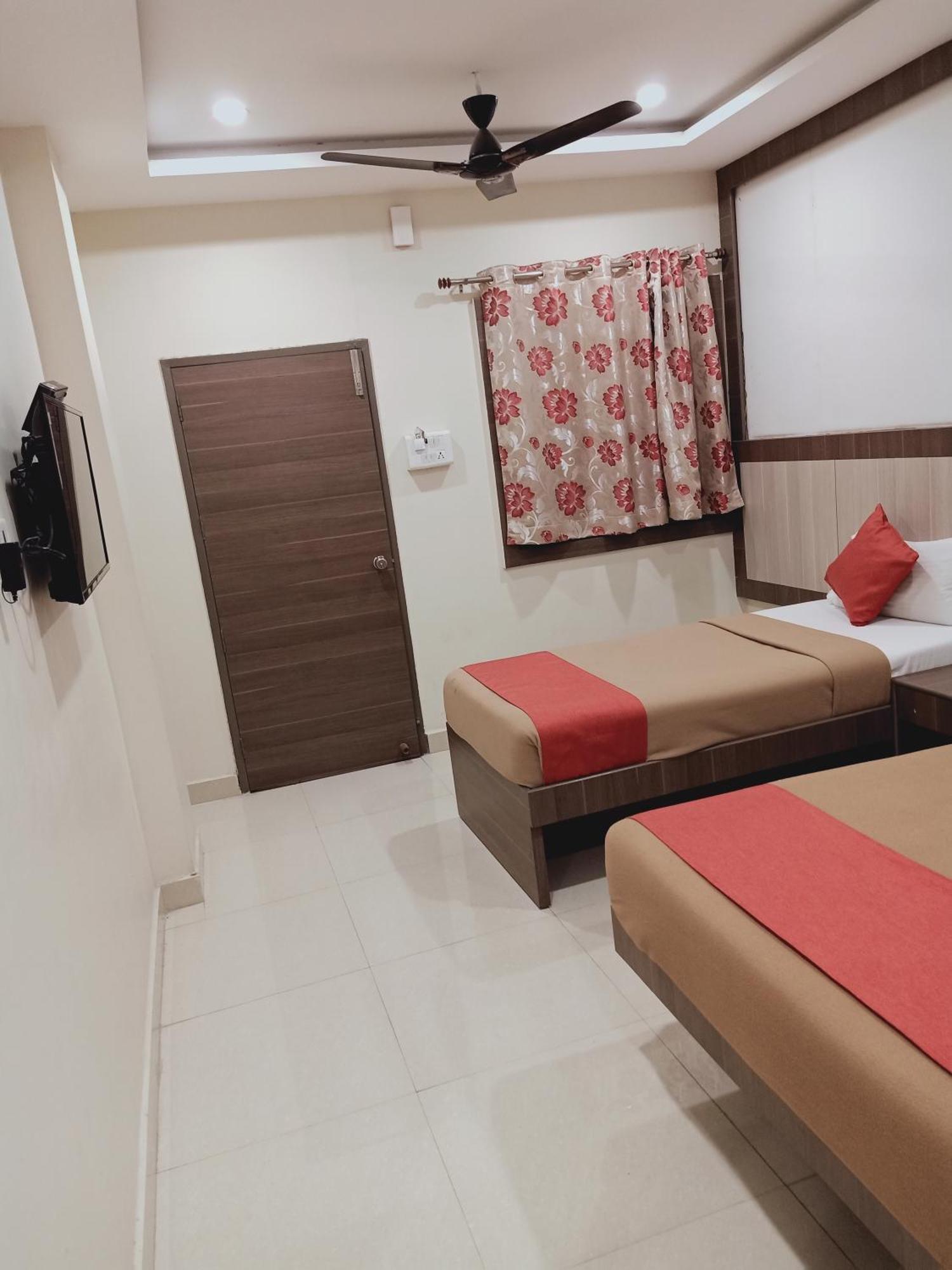 Hotel Neem Tree Hyderabad Airport Shamshabad Bagian luar foto