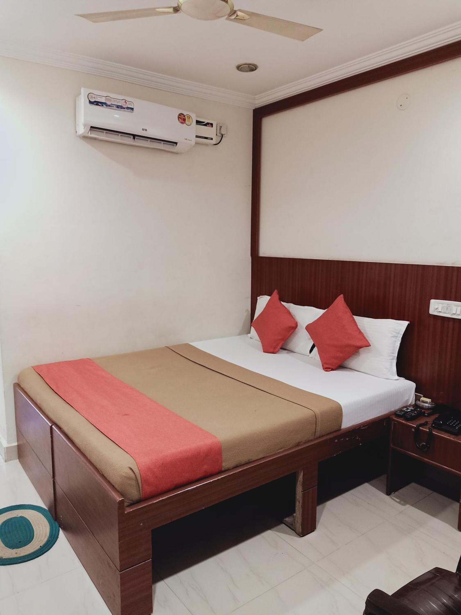 Hotel Neem Tree Hyderabad Airport Shamshabad Bagian luar foto