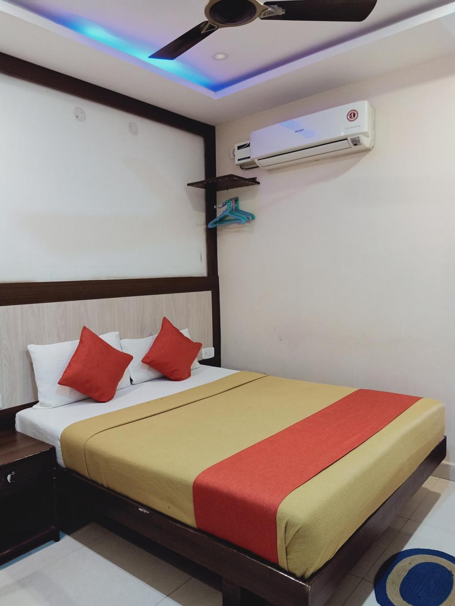 Hotel Neem Tree Hyderabad Airport Shamshabad Bagian luar foto
